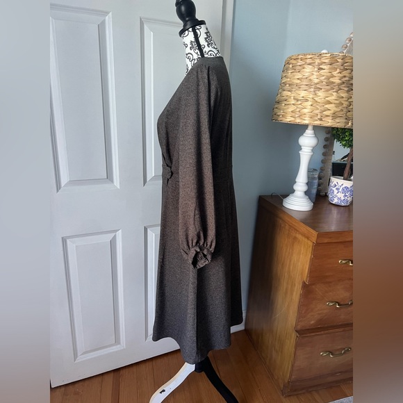 Perfect Fall Twill Dress - Picture 6 of 9